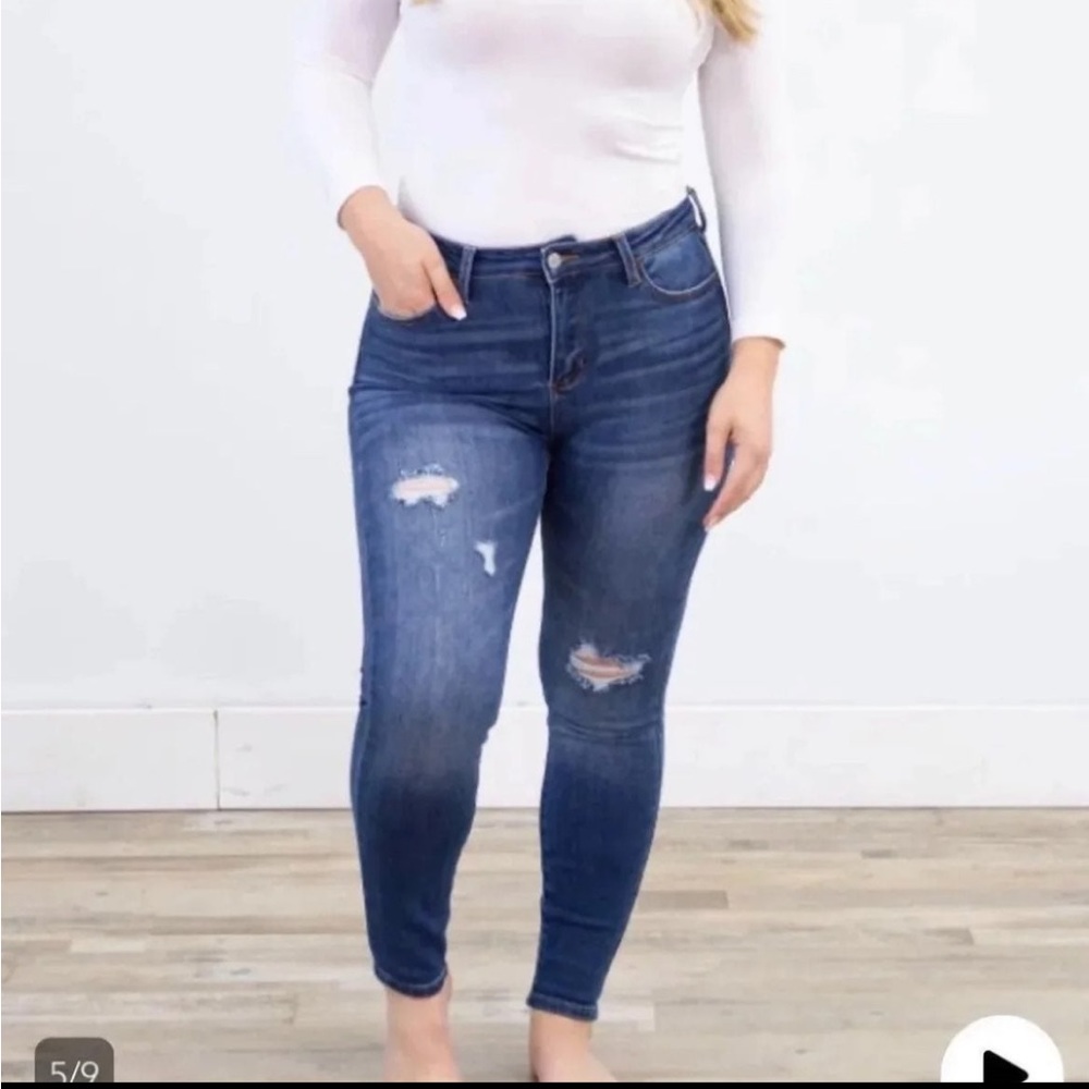 NEW Cello Medium Wash Distressed Jeans Size 11 / 30